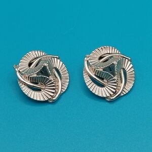 Vintage Erin Lister 1" Silver Tone Leaf Loop Circle Design Clip On Earrings